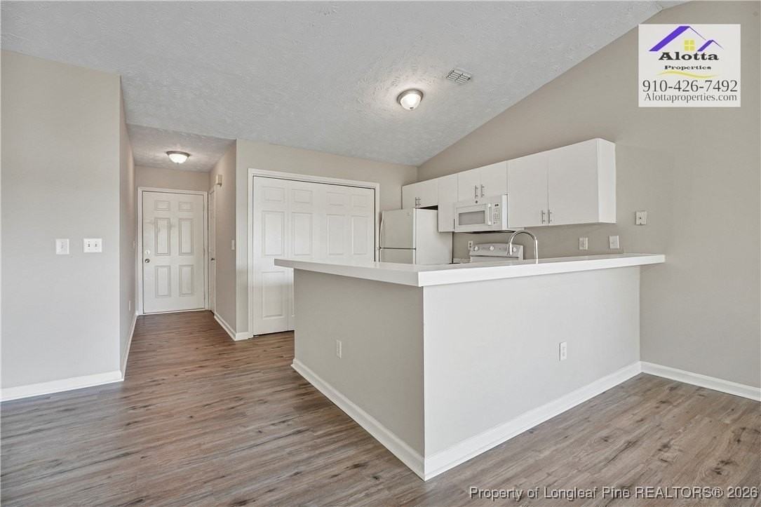 6800 Willowbrook Dr Apt 8 #8 - Photo 2 of 23