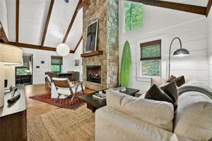 featured image of 545 Chestnut Rdg