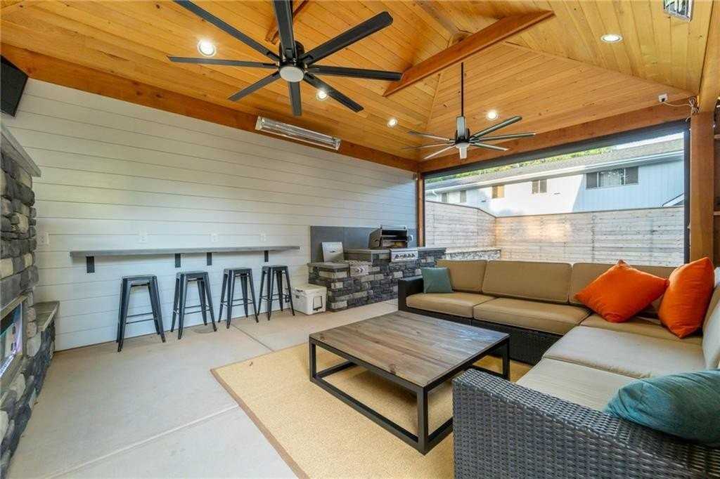 781 Greenwood Ave Ne - Photo 5 of 50