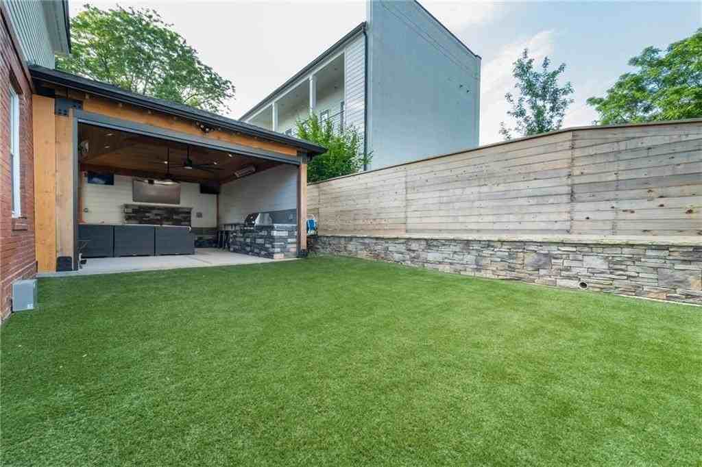 781 Greenwood Ave Ne - Photo 7 of 50