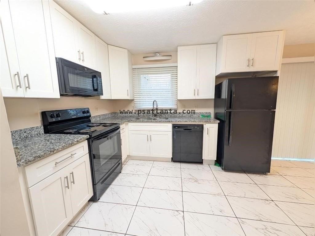 525 Cedar Wood Ct - Photo 2 of 13