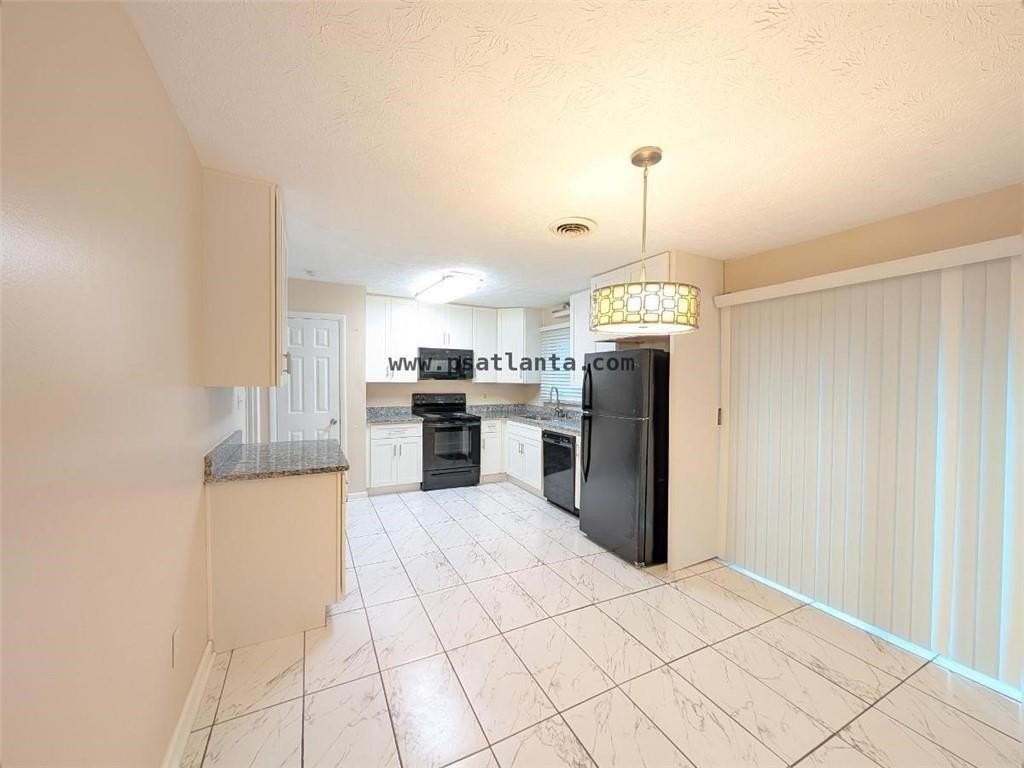 525 Cedar Wood Ct - Photo 4 of 13