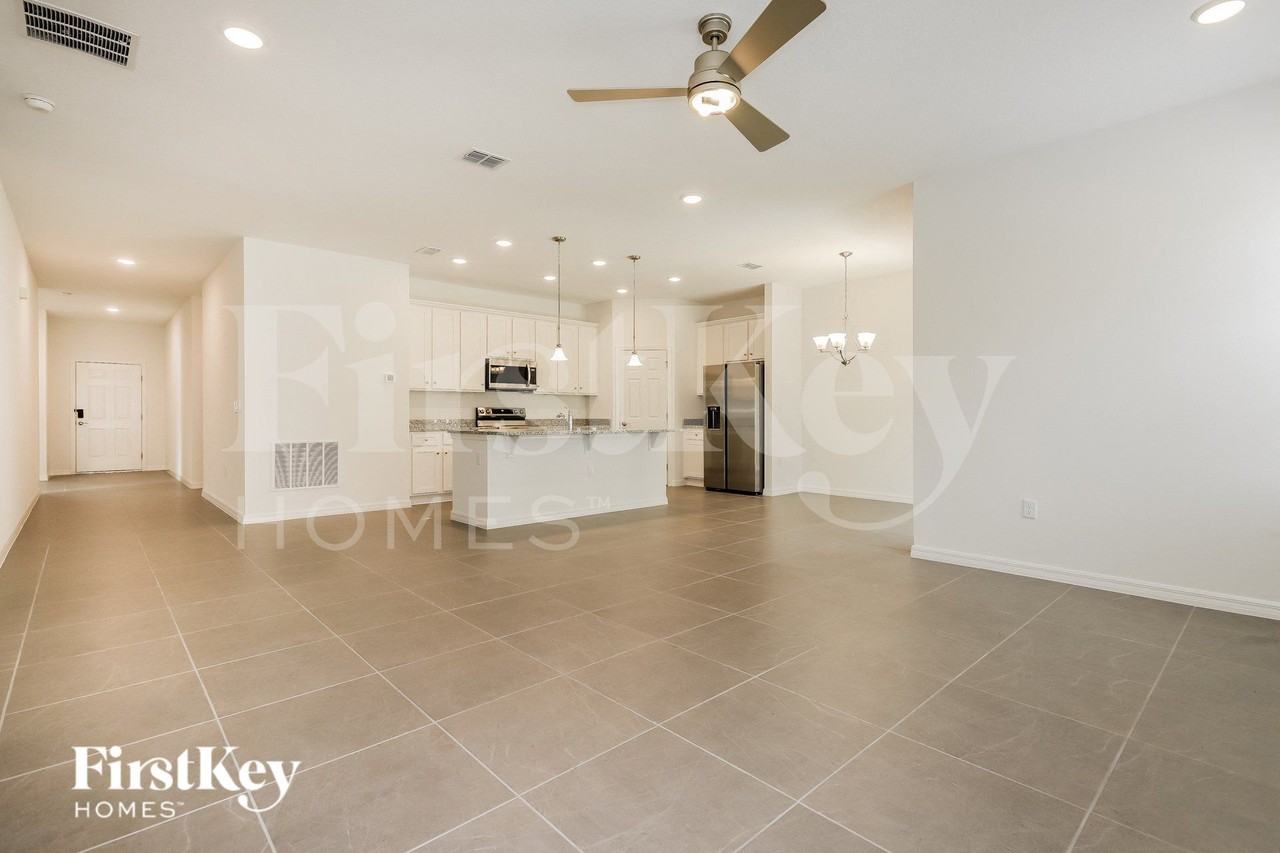 170 Windsor Reserve Dr - Photo 4 of 15