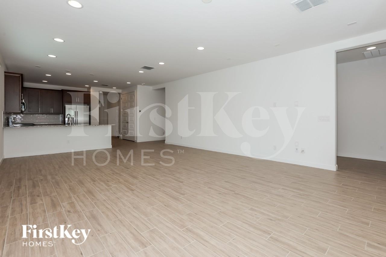 4227 S 94th Ln - Photo 3 of 15