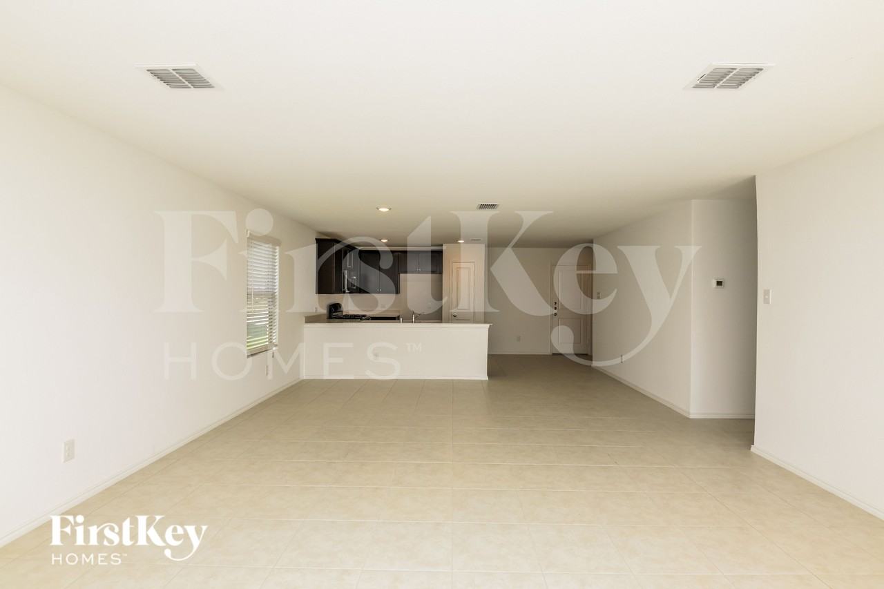 337 Ranchito Pass - Photo 3 of 15