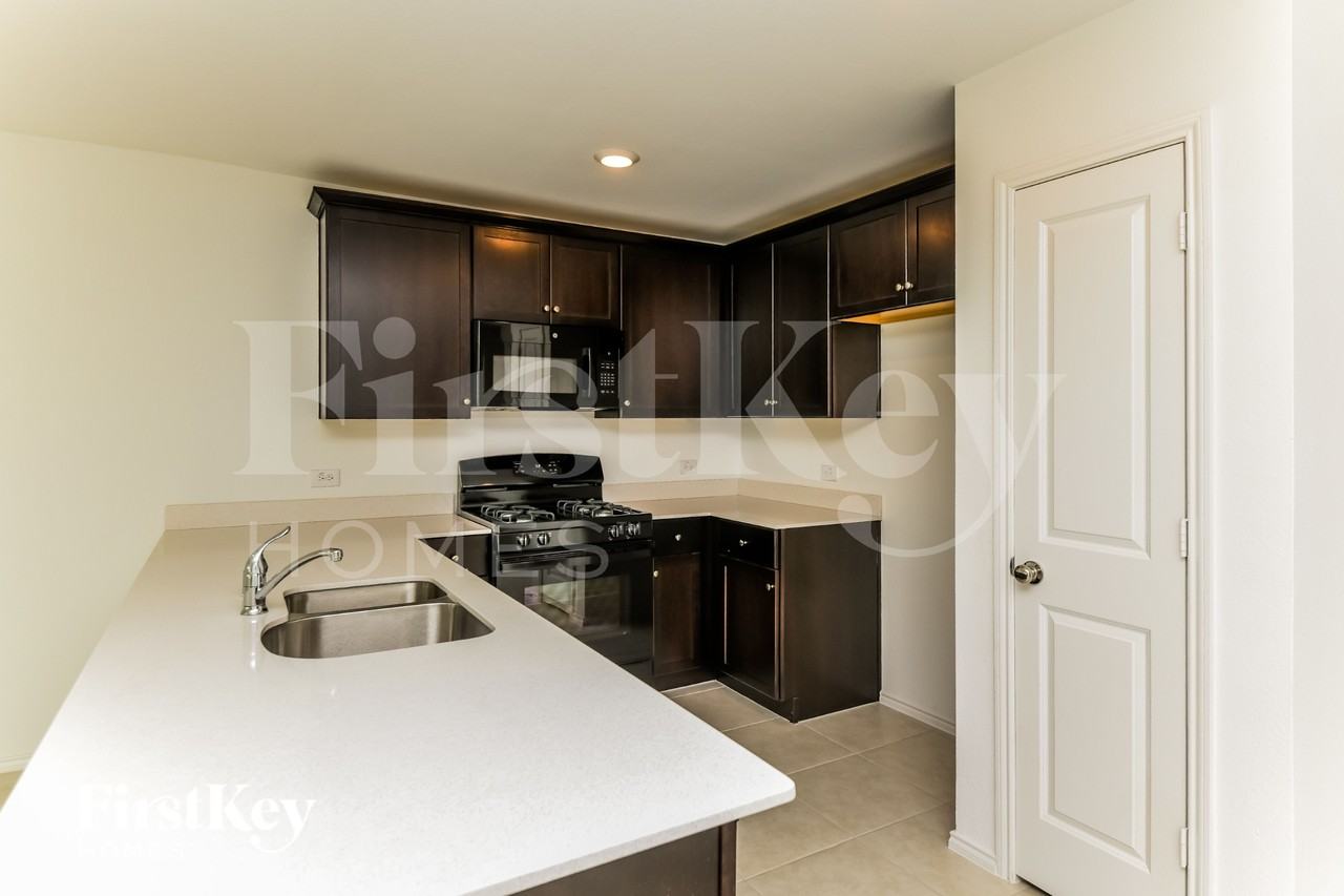 337 Ranchito Pass - Photo 6 of 15