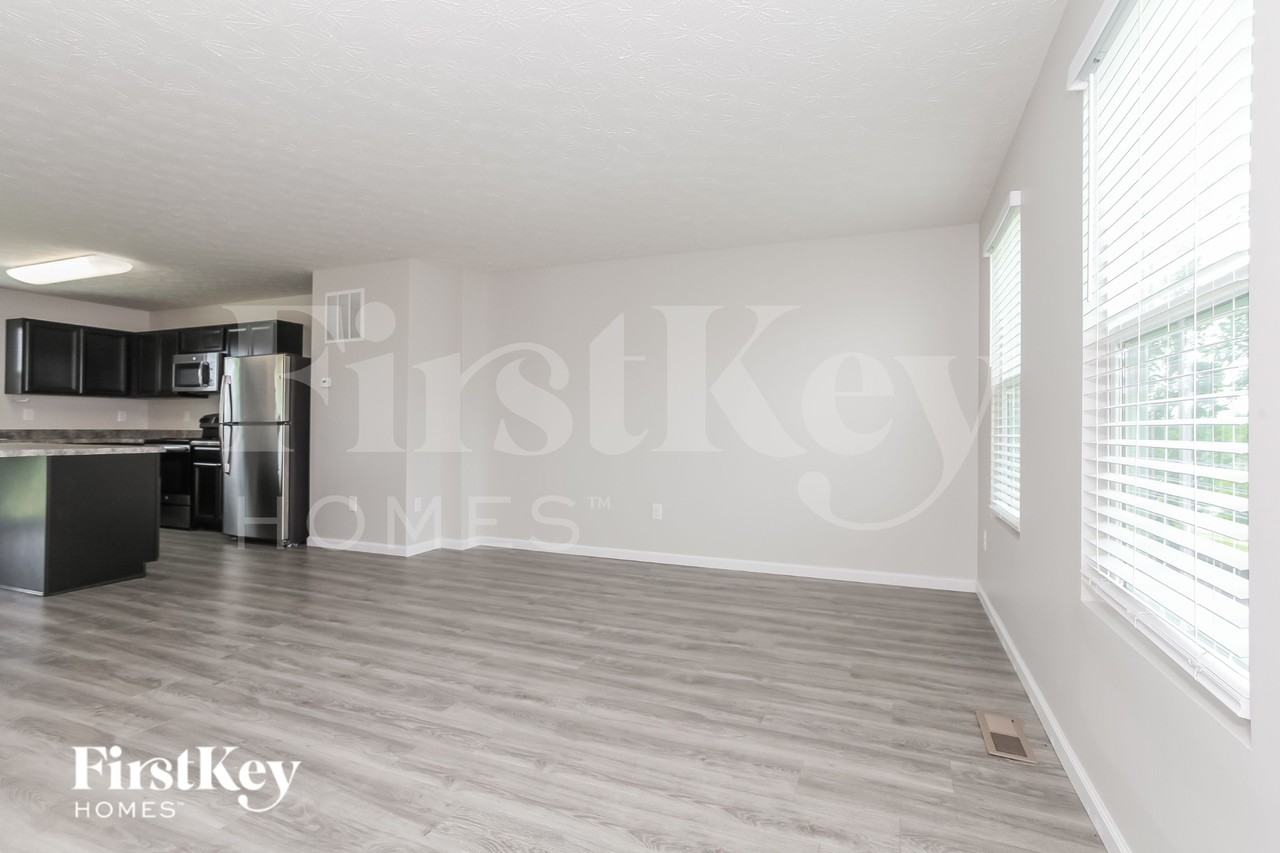 4721 Megan Danielle Dr - Photo 5 of 18