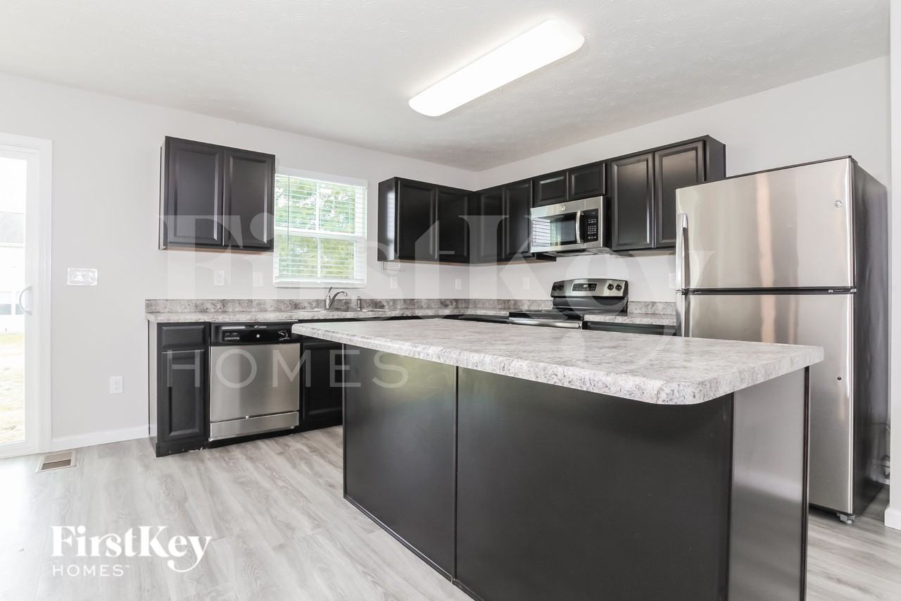 4721 Megan Danielle Dr - Photo 7 of 18