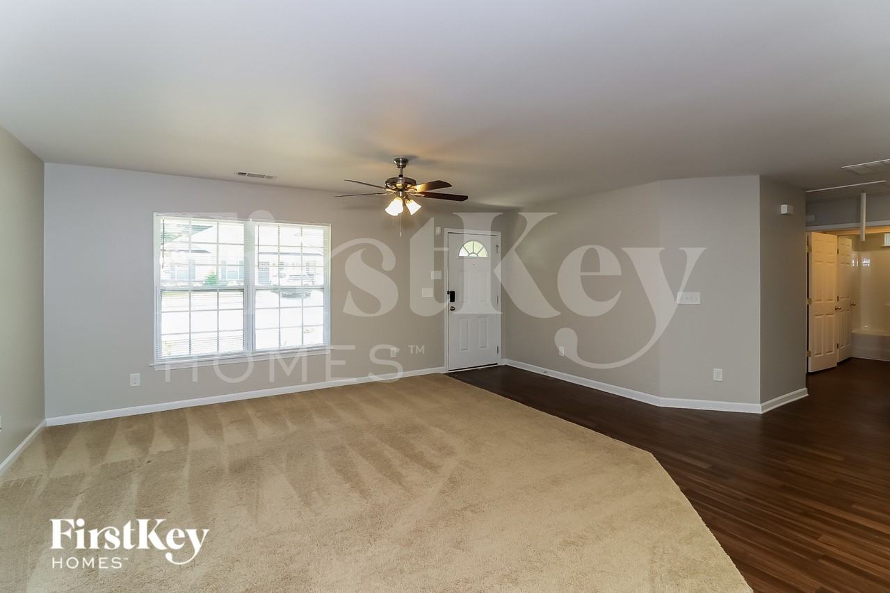 8409 Military Way - Photo 3 of 18