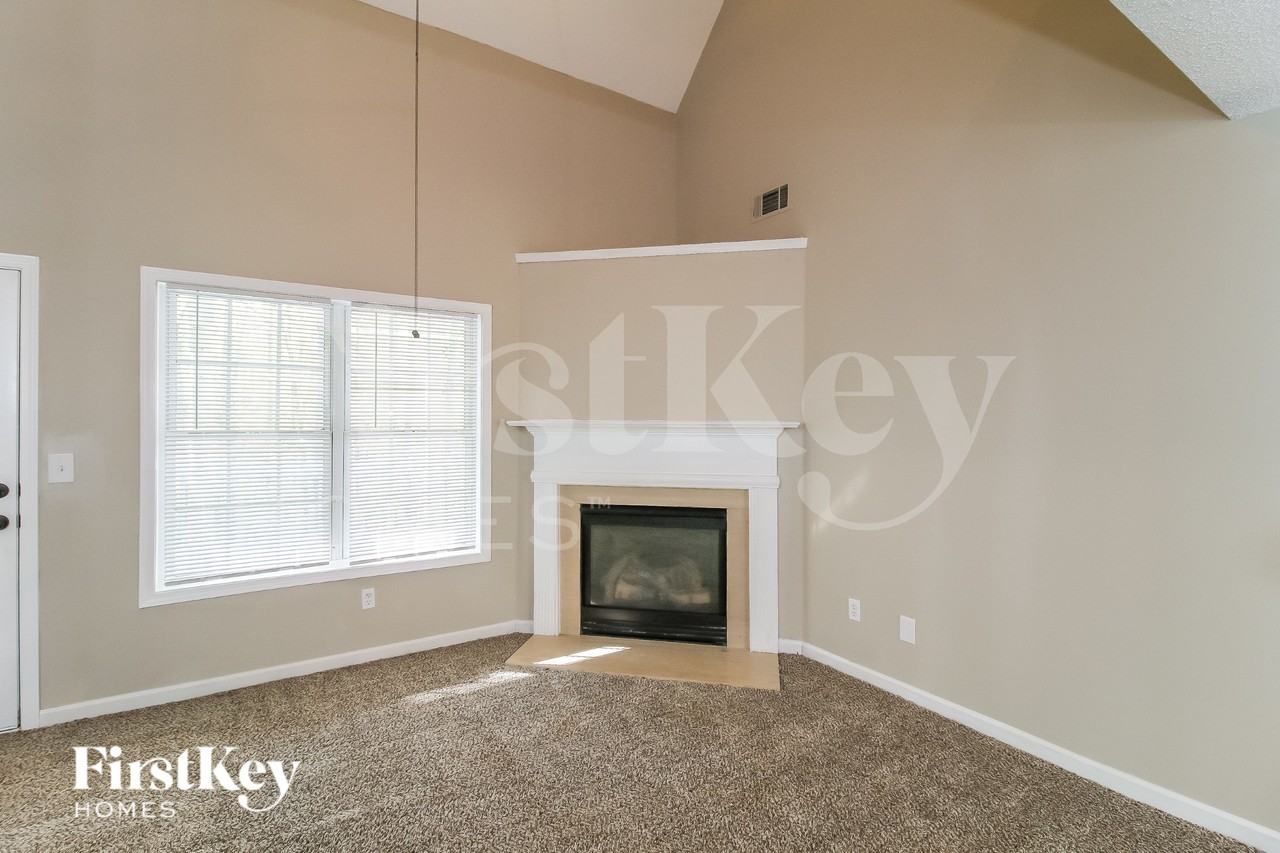 531 Judith Ct - Photo 3 of 18