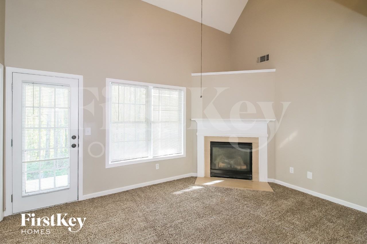 531 Judith Ct - Photo 4 of 18