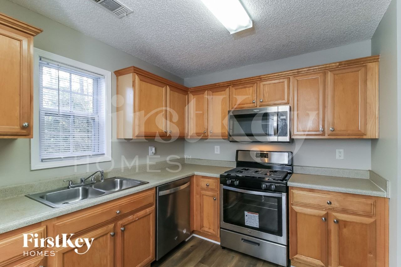 531 Judith Ct - Photo 7 of 18