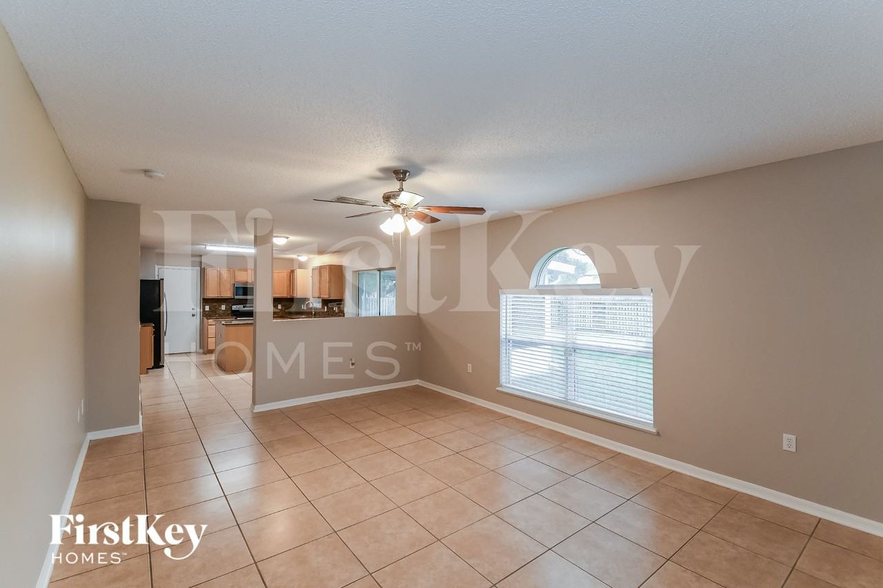 3259 Shadow Creek Rd - Photo 4 of 15