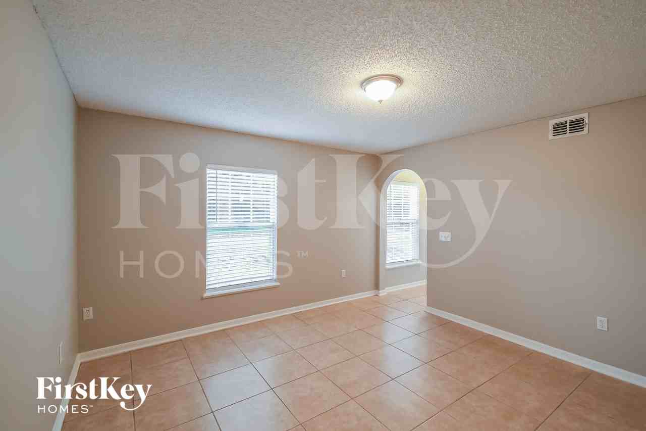 3259 Shadow Creek Rd - Photo 5 of 15