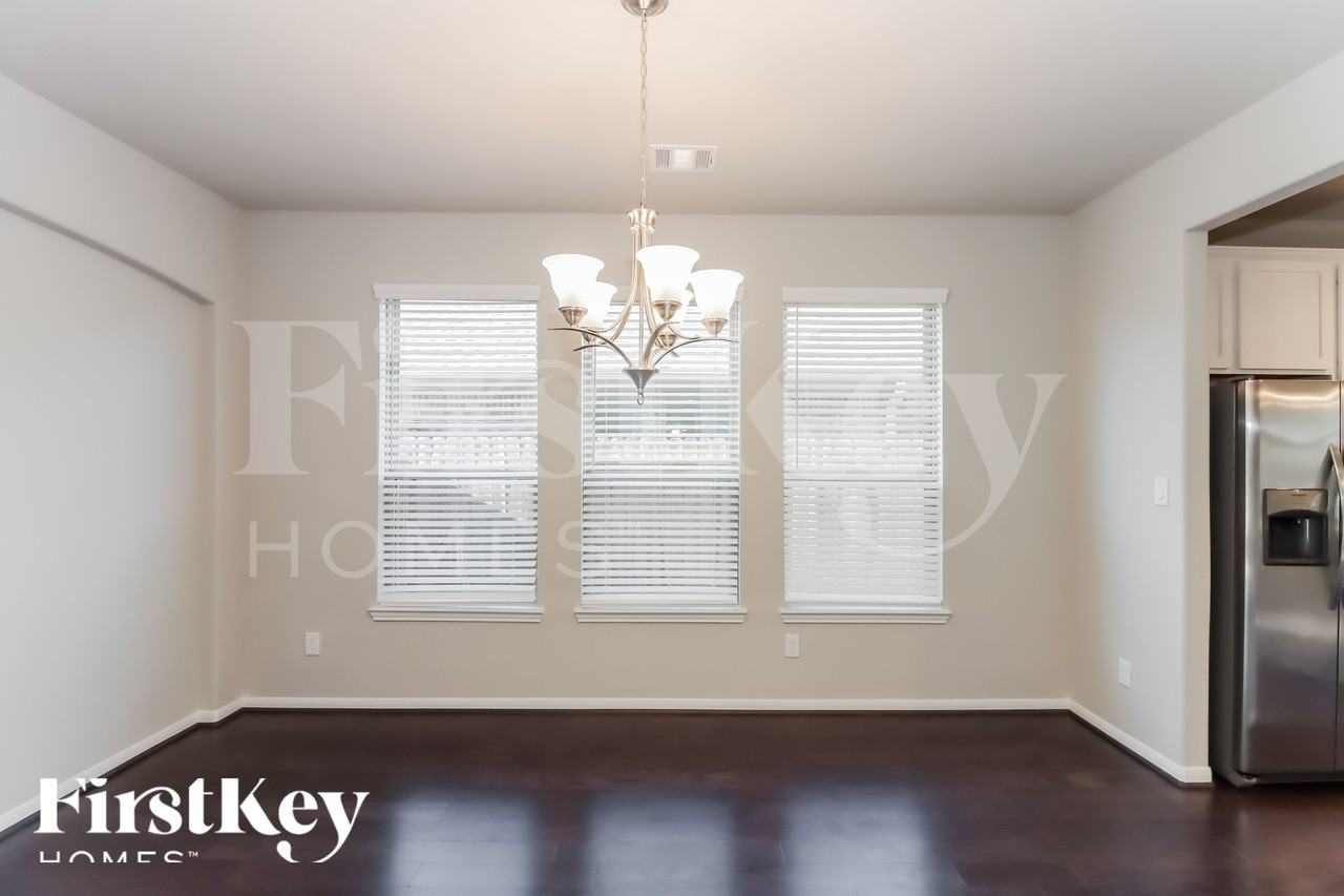 723 Chestnut Cove Ln - Photo 5 of 15