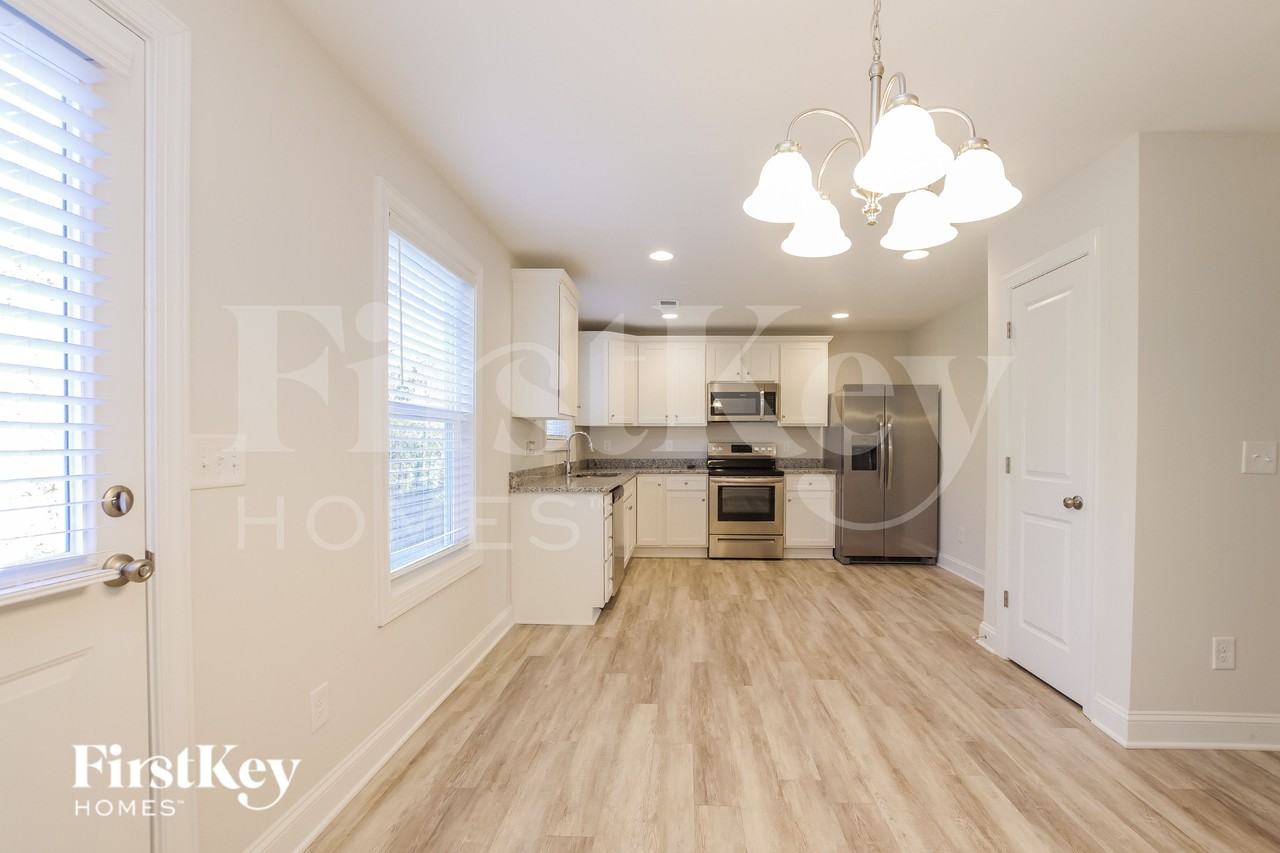 6631 Rockwell Blvd W - Photo 6 of 18