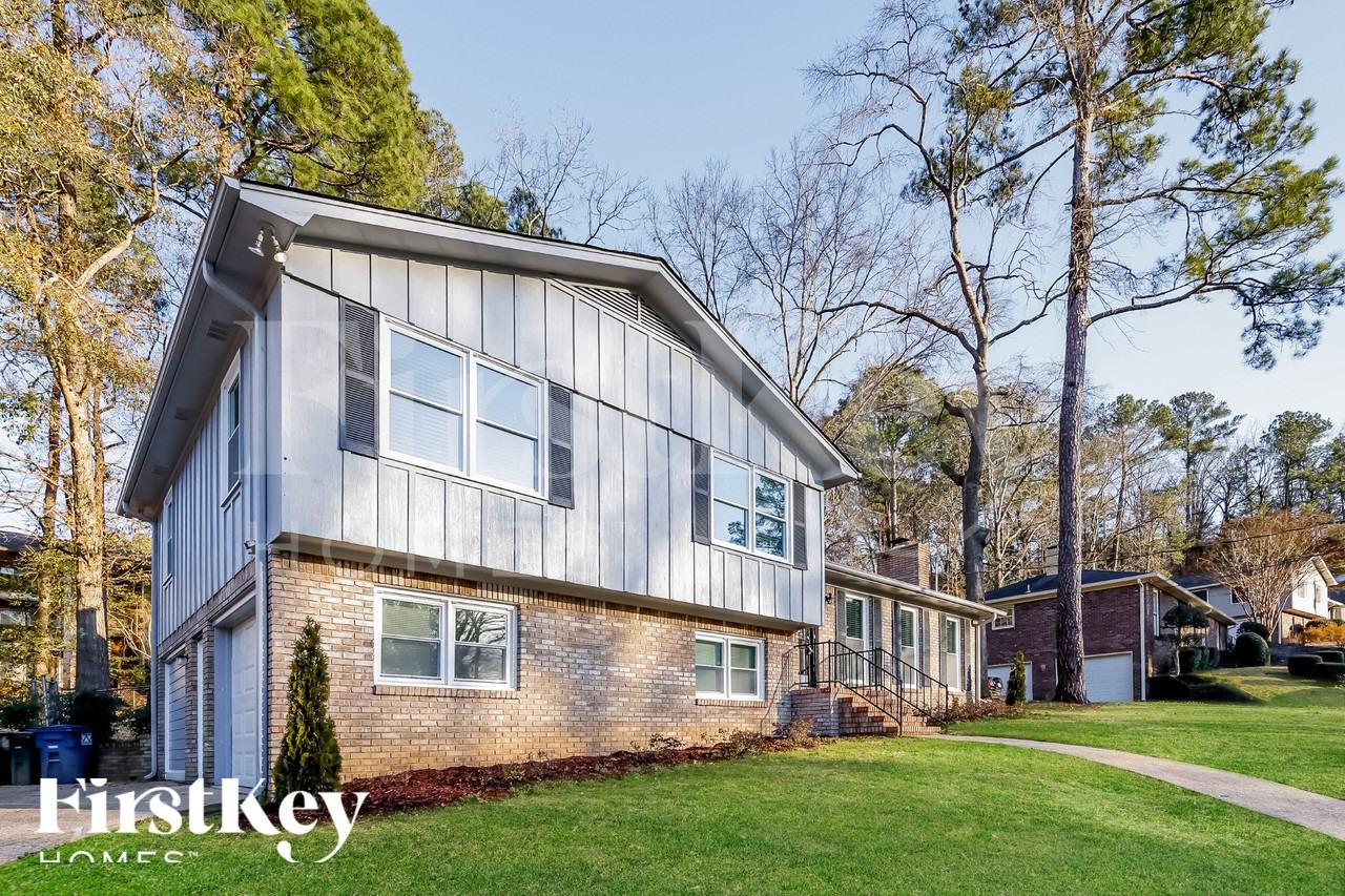 2067 Longmeadow Ln - Photo 2 of 18