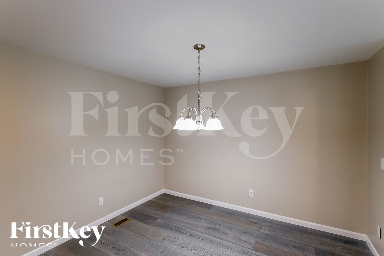 2067 Longmeadow Ln - Photo 6 of 18