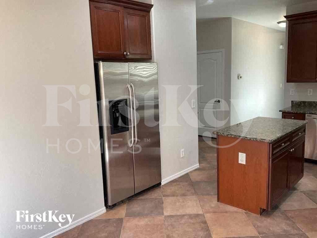 4151 E Oakland St - Photo 5 of 12