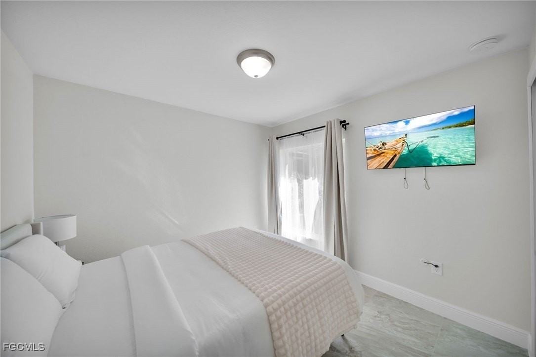 901A Albany Ave - Photo 4 of 36