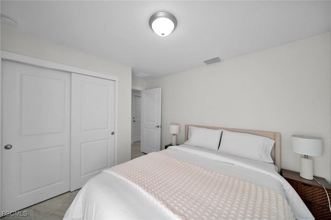 901A Albany Ave - Photo 6 of 36