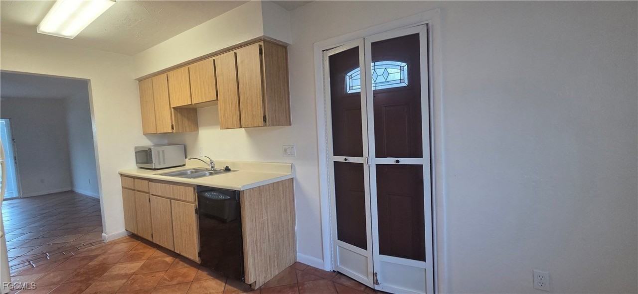 3609 Se 9th Pl Unit 1 #1 - Photo 7 of 19