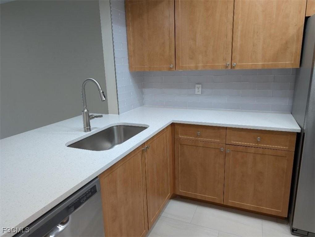 4213 Skyline Blvd Apt 4 #4 - Photo 3 of 13