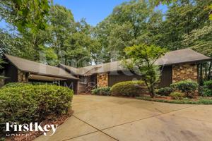 featured image of 1829 E Gate Dr