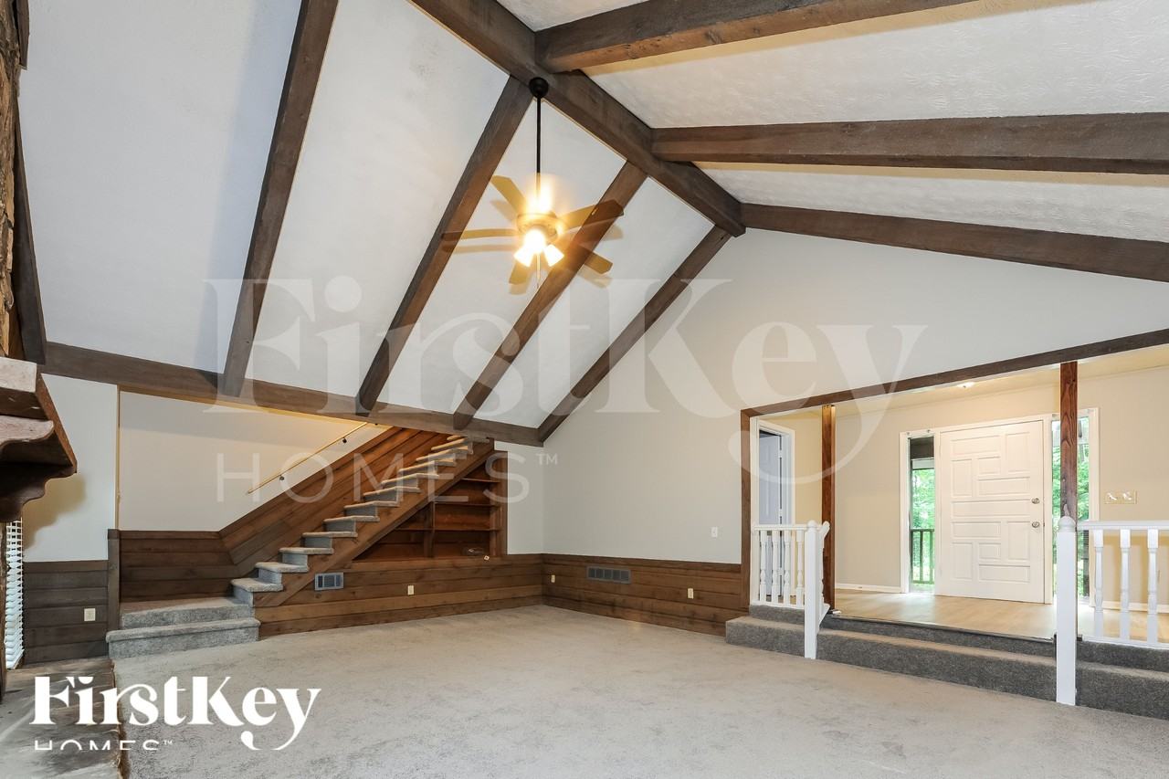 1829 E Gate Dr - Photo 3 of 15