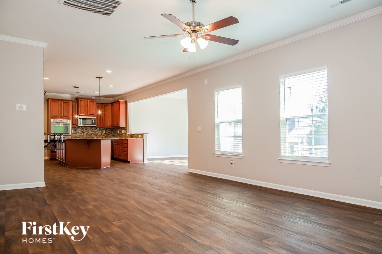 3982 Harmattan Dr - Photo 4 of 15