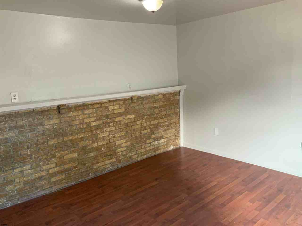 42 E Greenfield Ave - Photo 7 of 14