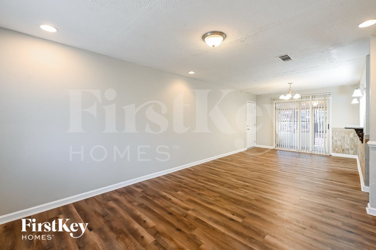 1506 Spender Dr - Photo 4 of 19