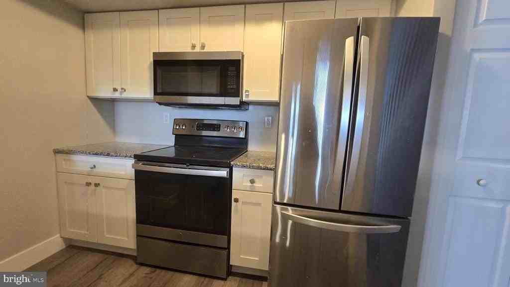 411 PARK PLACE DR DRIVE - Photo 3 of 9