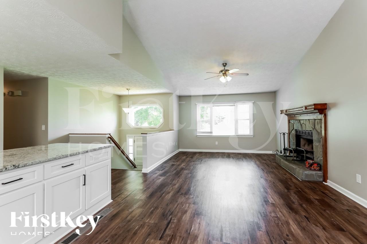 2097 Blackberry Cir - Photo 3 of 15