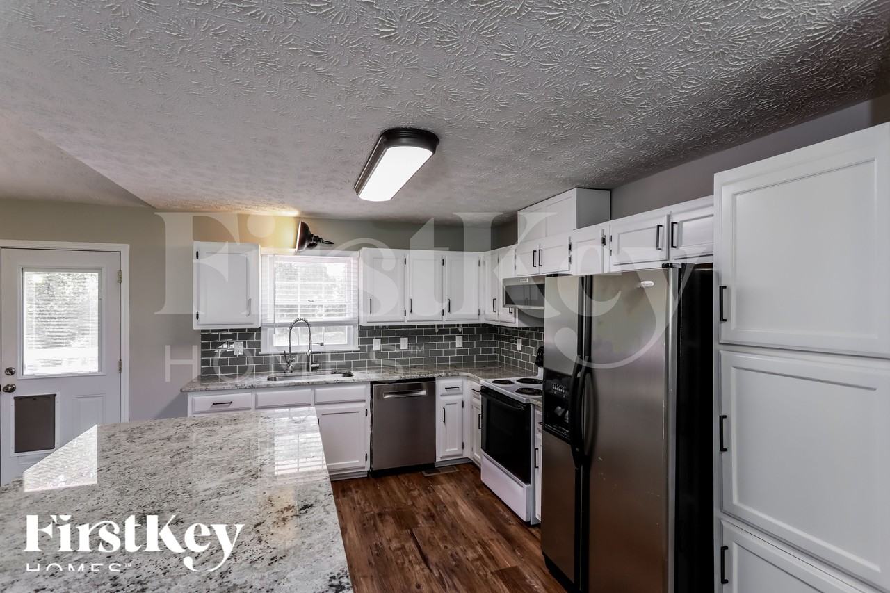 2097 Blackberry Cir - Photo 5 of 15