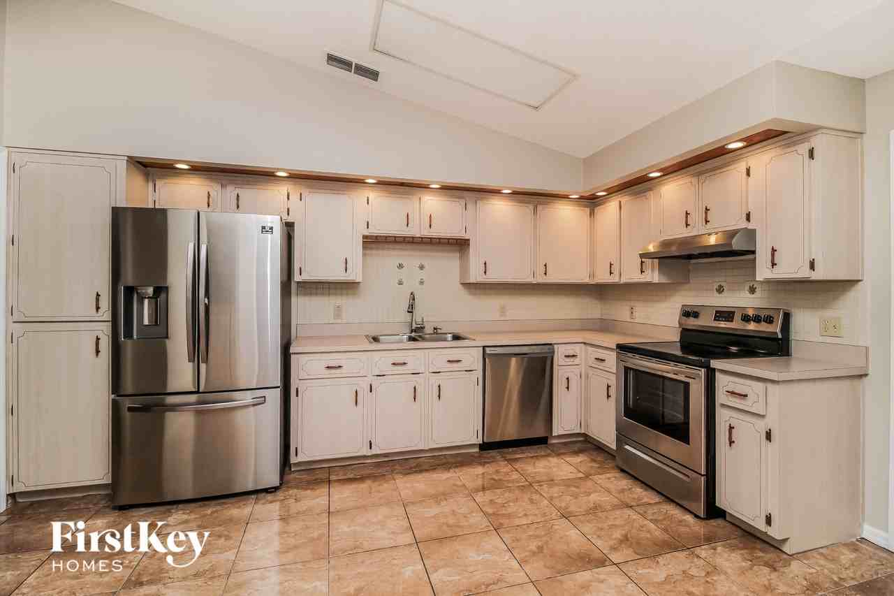 1811 E Cooper Dr - Photo 6 of 15