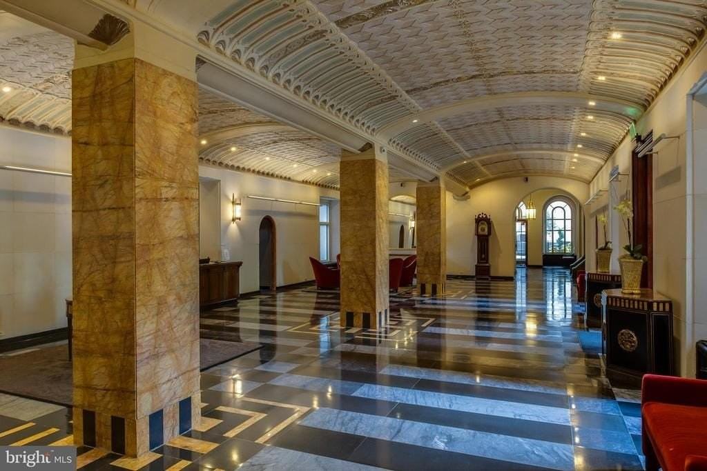 1901 Walnut St #2E - Photo 2 of 22