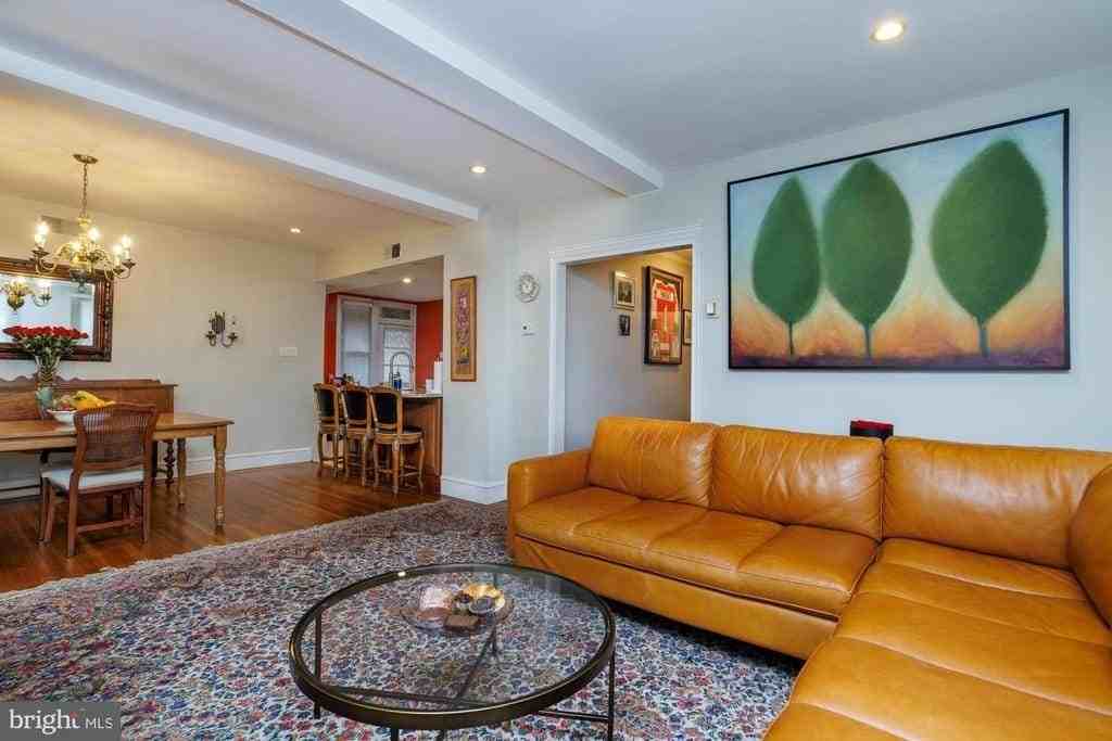 1901 Walnut St #2E - Photo 4 of 22