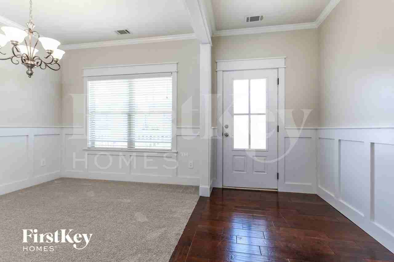 4518 Abbey Ln - Photo 2 of 15