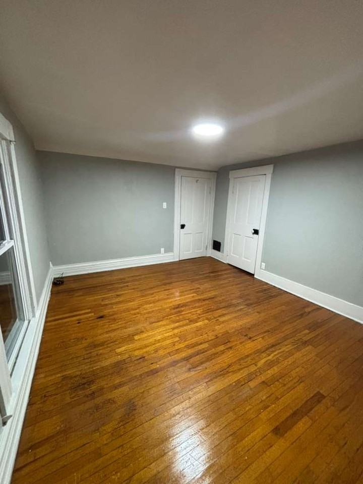 371 N Mulberry St #2 - Photo 2 of 10