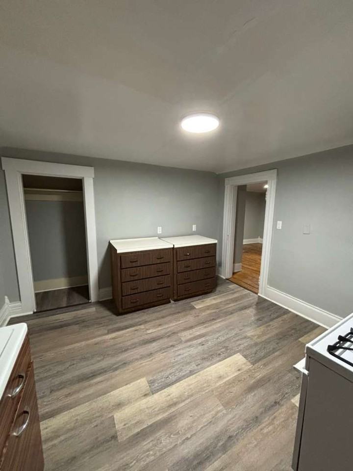 371 N Mulberry St #2 - Photo 5 of 10