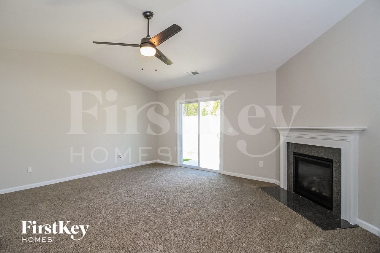 6413 Bentbrush St - Photo 4 of 15