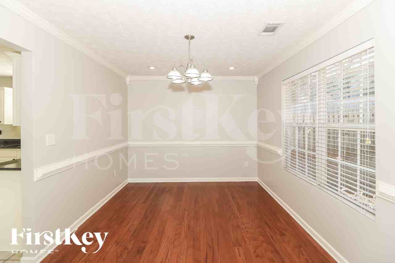 1099 Harbins Pass Dr - Photo 5 of 18