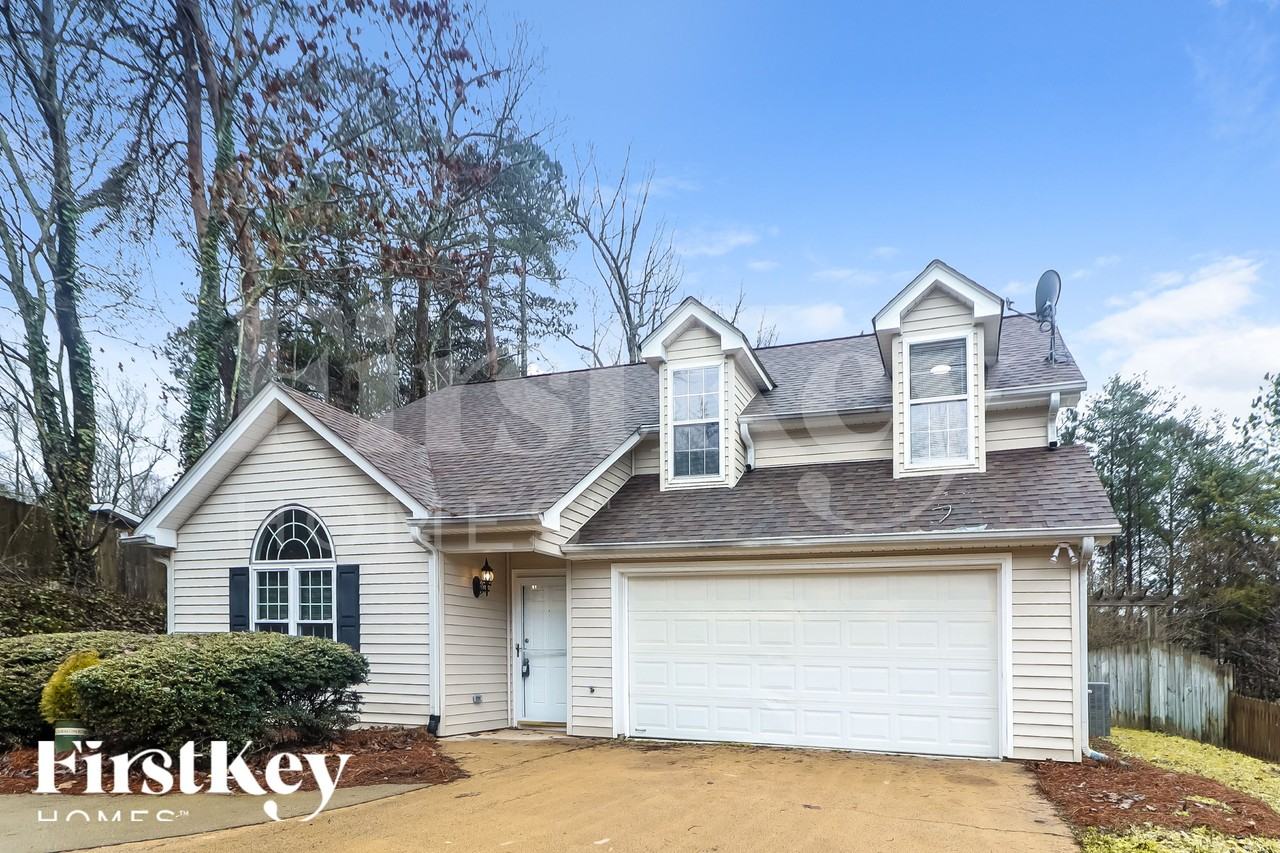 1450 Eaglecreek Trl - Photo 2 of 18