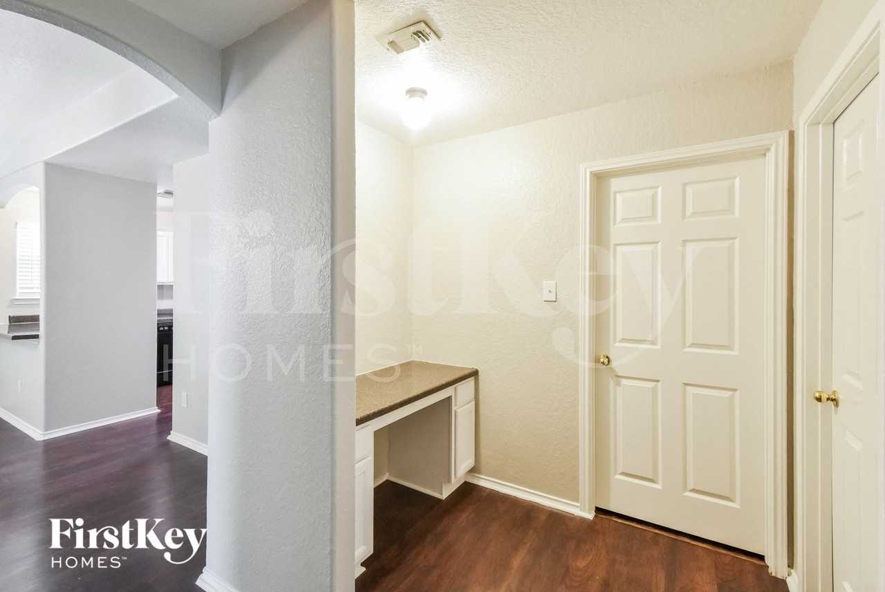 9407 Raton Fls - Photo 2 of 15