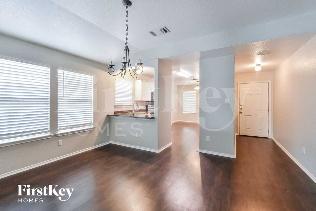 9407 Raton Fls - Photo 5 of 15