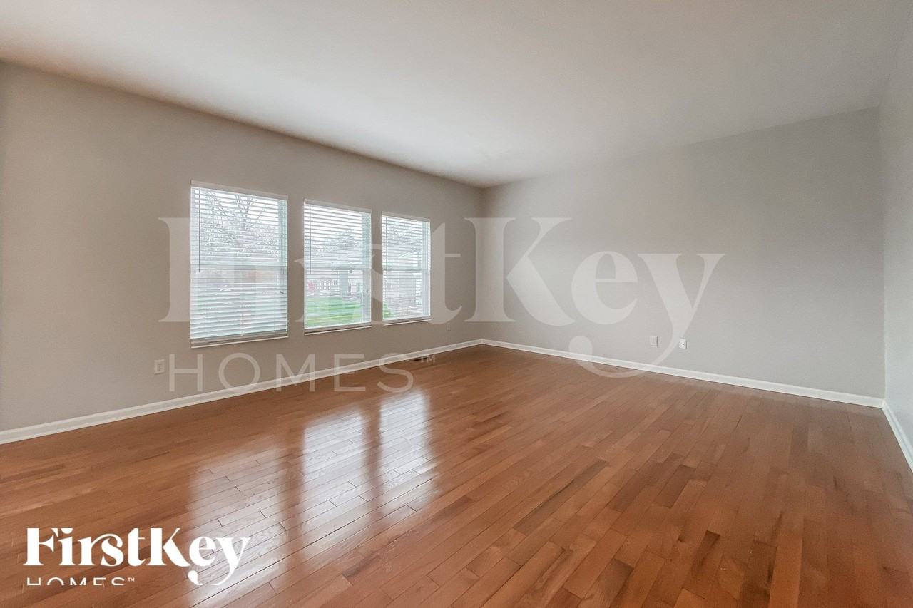 4737 Turfway Trl - Photo 2 of 15