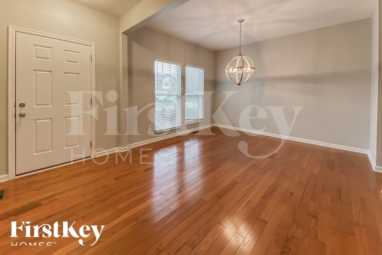 4737 Turfway Trl - Photo 3 of 15