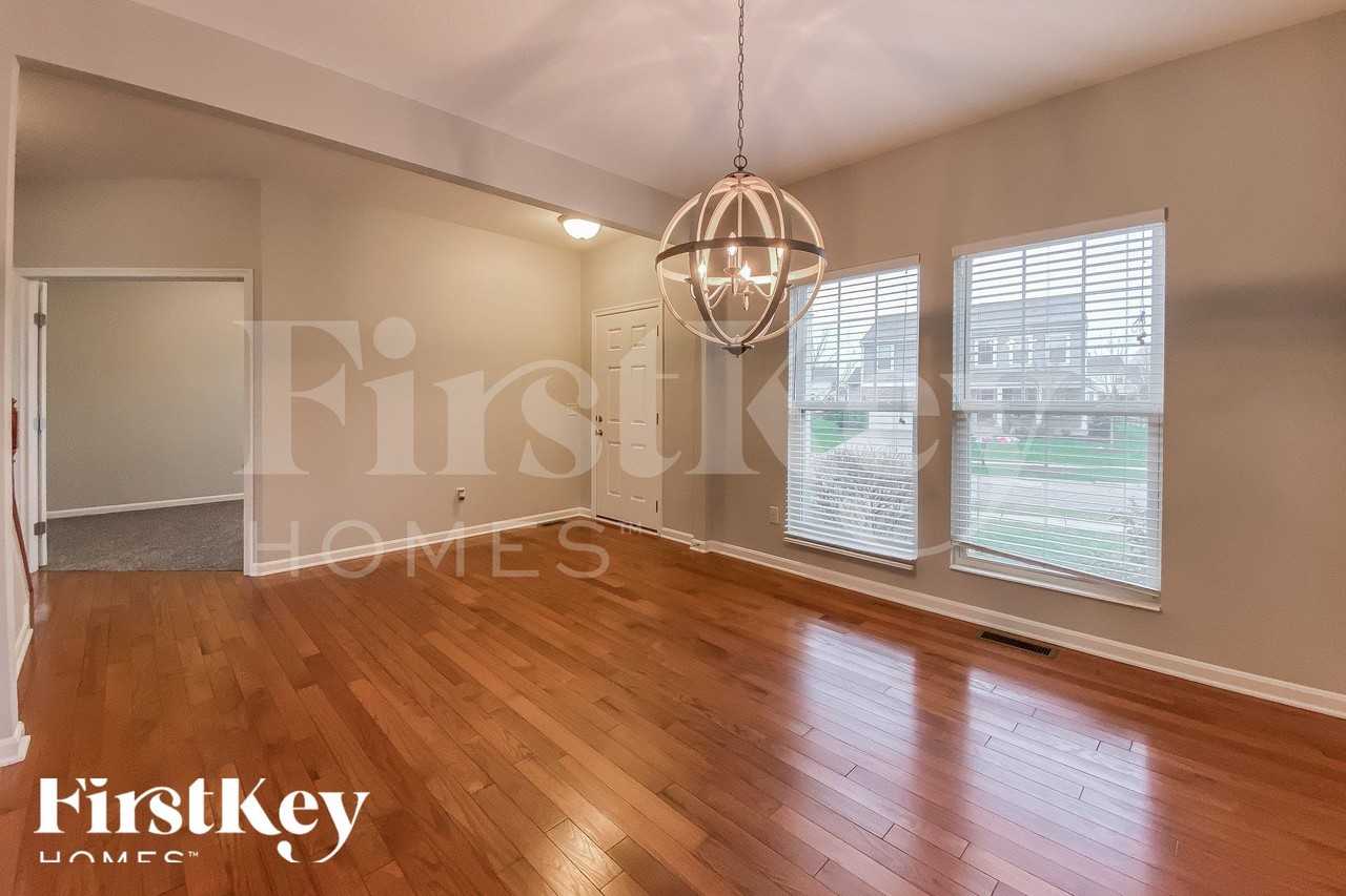 4737 Turfway Trl - Photo 4 of 15