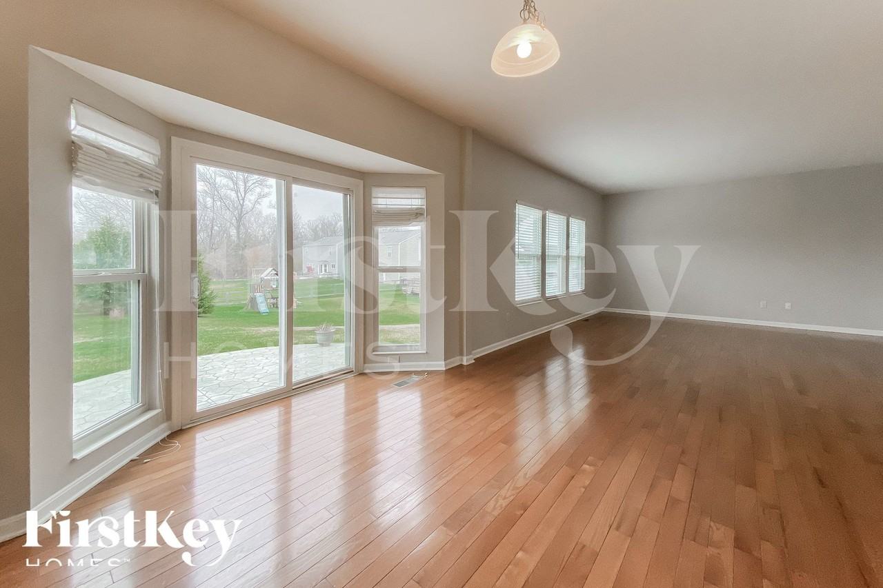 4737 Turfway Trl - Photo 5 of 15